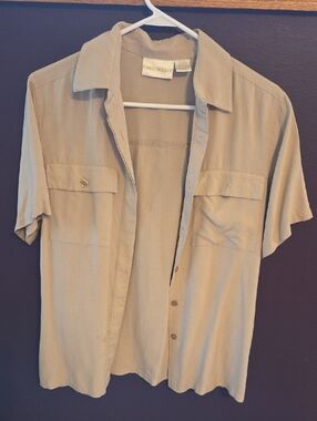 Christie & Jill Women's Short Sleeve Button-Down Shirt in Tan